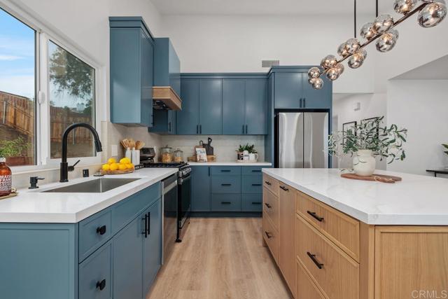 Detail Gallery Image 14 of 38 For 6428 Chiriqui Ln, Carlsbad,  CA 92009 - 3 Beds | 2 Baths