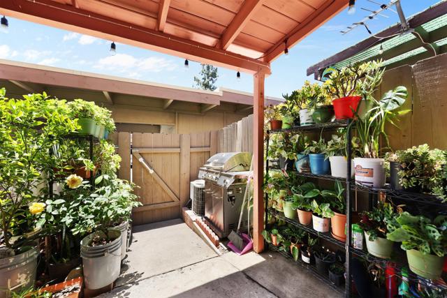 Detail Gallery Image 20 of 42 For 11935 Royal Rd #E,  El Cajon,  CA 92021 - 3 Beds | 1/2 Baths
