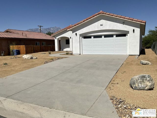 16347 Avenida Atezada, Desert Hot Springs CA: https://media.crmls.org/mediaz/4dfafd42-7496-48c2-a61a-30b8ec7b6c81.jpg