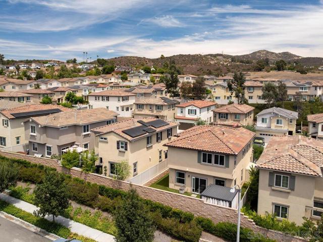 1882 Emily St, El Cajon CA: https://media.crmls.org/mediaz/4dfc751e-f189-4de9-88dd-576b270f8c71.jpg