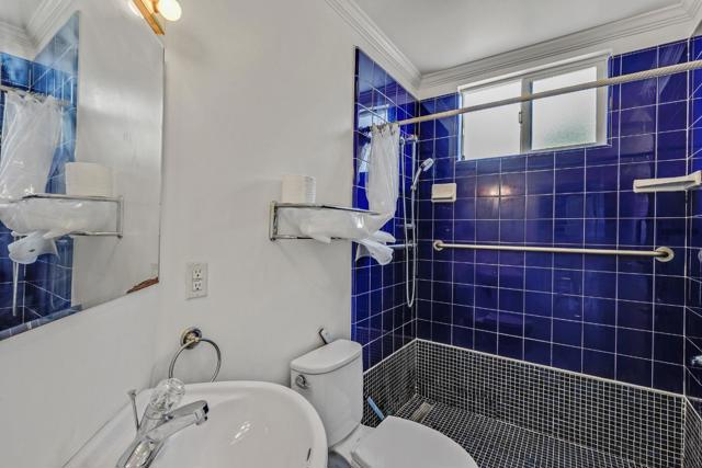 200 Cayuga Avenue, San Francisco CA: https://media.crmls.org/mediaz/4dfd3532-991c-4342-b632-dcc8fb6b607a.jpg