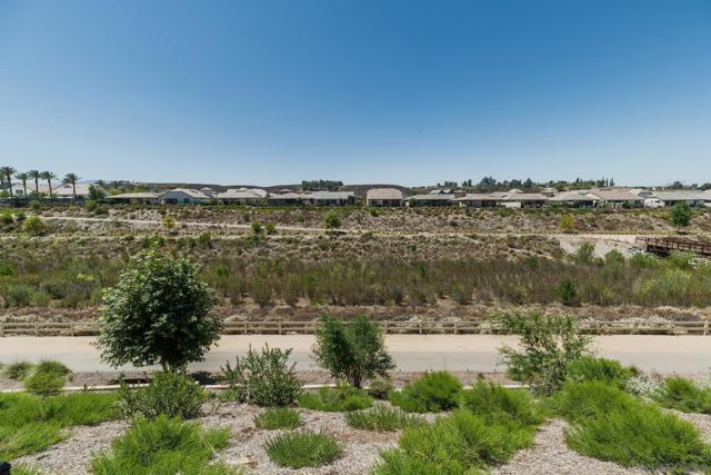 32395 Tannat Dr, Temecula CA: https://media.crmls.org/mediaz/4dfd5ef6-5ead-4ef3-9ea5-b0859a9f1bce.jpg