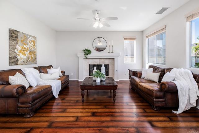 Detail Gallery Image 1 of 1 For 1564 Summer Creek Ct, Vista,  CA 92084 - 4 Beds | 2/1 Baths