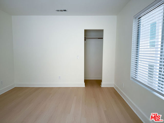 1947 Clinton Street, Los Angeles CA: https://media.crmls.org/mediaz/4dfe38e9-efcb-4add-9aff-a20570589b20.jpg