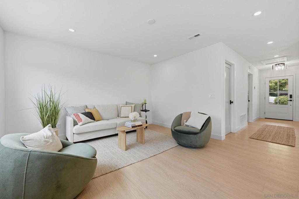 2610 Chestnut Ave - photo 3