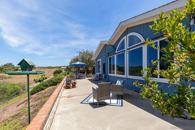 5188 Weymouth Way, Oceanside CA: https://media.crmls.org/mediaz/4dfe59e0-d153-43ae-a660-487919553faa.jpg
