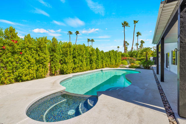 70880 Sunny Lane, Rancho Mirage CA: https://media.crmls.org/mediaz/4dfeae9a-1088-4a04-baab-caea2ec3618c.jpg