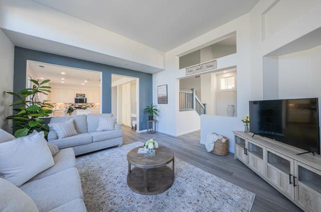 327 Rhine Court, Salinas CA: https://media.crmls.org/mediaz/4dfeecc9-53e4-450c-a7f9-e2dabada85cf.jpg