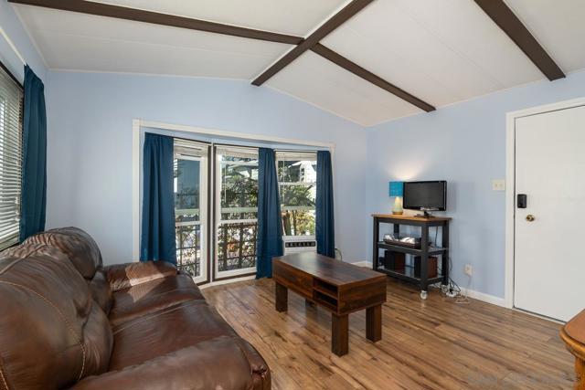 1549 N Vulcan Ave, Encinitas CA: https://media.crmls.org/mediaz/4dff68ff-02f9-4f43-8c1f-35d0ca86f6c5.jpg