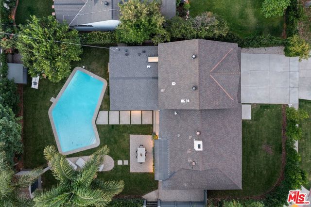 7401 Costello Avenue, Van Nuys CA: https://media.crmls.org/mediaz/4e00156a-fddc-4757-94d6-33d530de037d.jpg