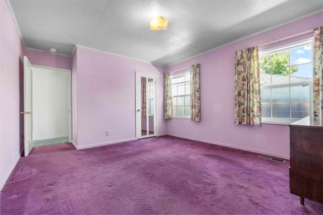 1116 17th Avenue, Redwood City CA: https://media.crmls.org/mediaz/4e003b12-7ded-461d-863d-c31074388443.jpg