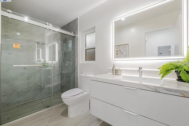 41511 Chadbourne Dr, Fremont CA: https://media.crmls.org/mediaz/4e00cbf6-223d-4444-83b8-500b42524cb6.jpg