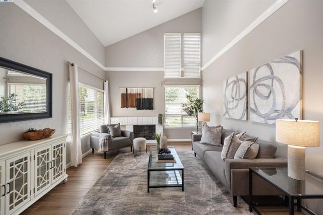 35344 Rutland Ct, Newark CA: https://media.crmls.org/mediaz/4e01bcc2-503b-4dc9-872d-b212b412d816.jpg