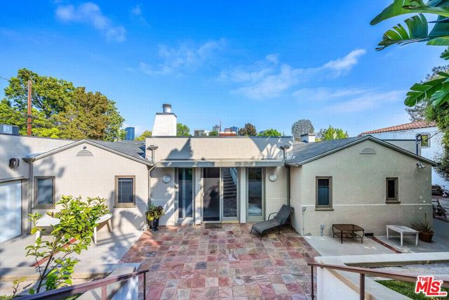 10321 Rochester Avenue, Los Angeles CA: https://media.crmls.org/mediaz/4e02565a-213c-4ede-abea-f79cbdfad7fe.jpg