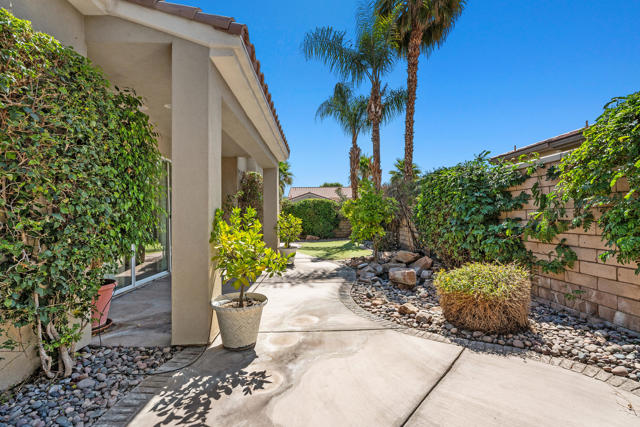 Image 30 of 36 For 77 Clavel Court