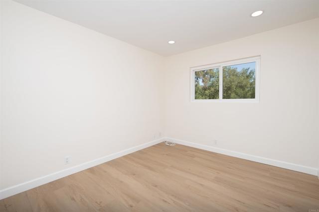 25311 Jesmond Dene Road, Escondido CA: https://media.crmls.org/mediaz/4e02933e-620a-4d2b-8697-f9ead8722c65.jpg