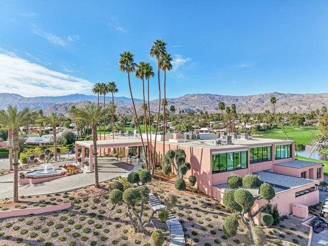 47444 Rabat Drive, Palm Desert CA: https://media.crmls.org/mediaz/4e029635-4ab2-431d-8ddb-c2f5703b3e88.jpg