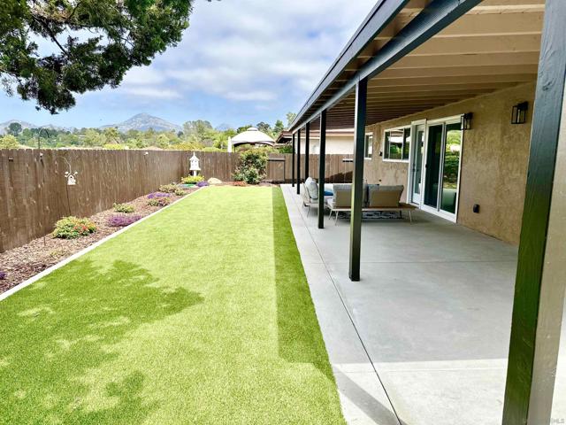 12540 Lomica Dr., Rancho Bernardo (San Diego) CA: https://media.crmls.org/mediaz/4e033115-49d6-40c3-b18c-2037f1ca511e.jpg