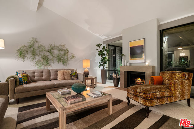 72305 Rodeo Way, Rancho Mirage CA: https://media.crmls.org/mediaz/4e036887-b8a8-4538-8786-490b10c4ed0c.jpg