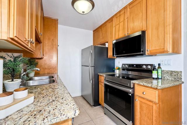 615 9th St, Imperial Beach CA: https://media.crmls.org/mediaz/4e048521-6162-4d31-ae42-192c29ea471d.jpg