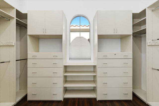 81071 Avenida Sombra, Indio CA: https://media.crmls.org/mediaz/4e05a469-a0a9-4f55-b9bb-05cef2aa68b4.jpg