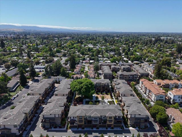 332 Marquetta Circle, Mountain View CA: https://media.crmls.org/mediaz/4e062cc4-7794-420c-8ec0-ff478f62deb7.jpg