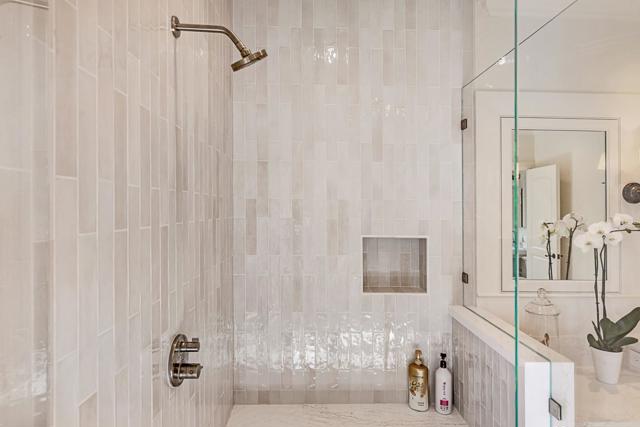 1205 Trinity Drive, Menlo Park CA: https://media.crmls.org/mediaz/4e06491c-7a3b-48a3-b42b-64e735fc7bb0.jpg
