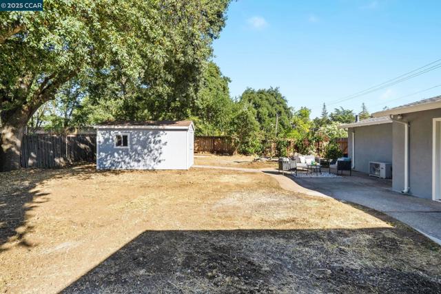 3225 Cowell Rd, Concord CA: https://media.crmls.org/mediaz/4e07172f-0ba0-483b-825d-feb0995689ca.jpg