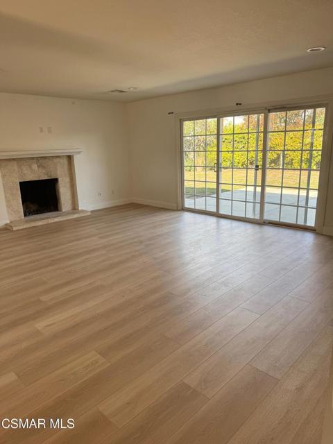 161 Teasdale Street, Thousand Oaks CA: https://media.crmls.org/mediaz/4e079edc-5478-4677-a6ab-796ff3dea6fe.jpg