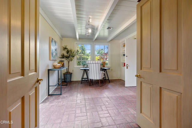 Detail Gallery Image 16 of 45 For 3642 Yorkshire Rd, Pasadena,  CA 91107 - 3 Beds | 2/1 Baths