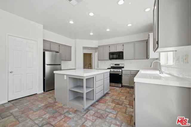 3702 Las Palmas Avenue, Palmdale CA: https://media.crmls.org/mediaz/4e07d5de-22c3-459c-9759-827e2ee32860.jpg