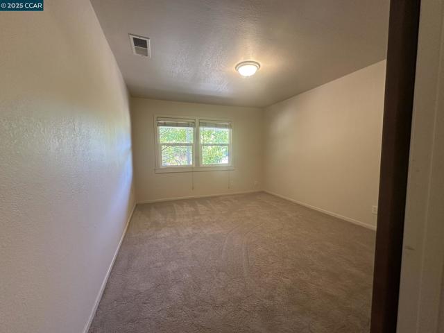 120 Sexton Rd, Sebastopol CA: https://media.crmls.org/mediaz/4e08a5f3-8e7f-4412-8b32-d3aef8a79240.jpg