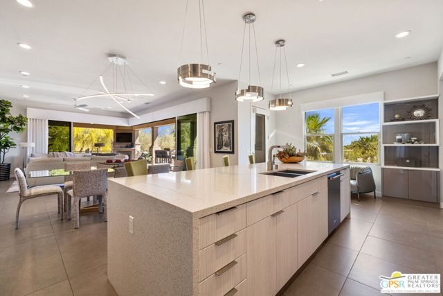 504 Retreat Circle, Palm Desert CA: https://media.crmls.org/mediaz/4e095e98-f864-481c-95b4-78e5a02ddd2c.jpg