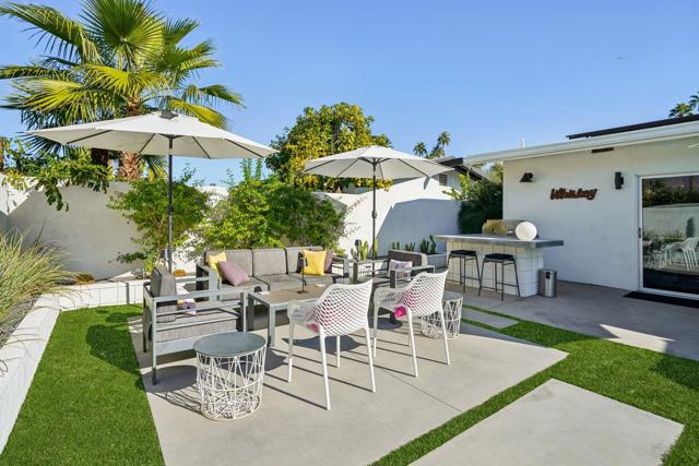 2463 S Broadmoor Drive, Palm Springs CA: https://media.crmls.org/mediaz/4e09854f-7966-4f92-9b94-897113ba10bf.jpg