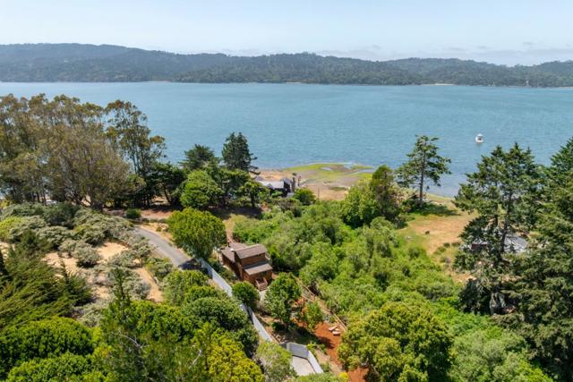 18050 Highway 1,  CA: https://media.crmls.org/mediaz/4e0a1cb5-5339-47bb-aef5-fc42bc19629b.jpg