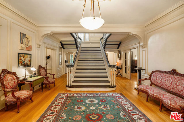 1130 Westchester Place, Los Angeles CA: https://media.crmls.org/mediaz/4e0aa49f-c257-4f72-be67-a8f58019833b.jpg