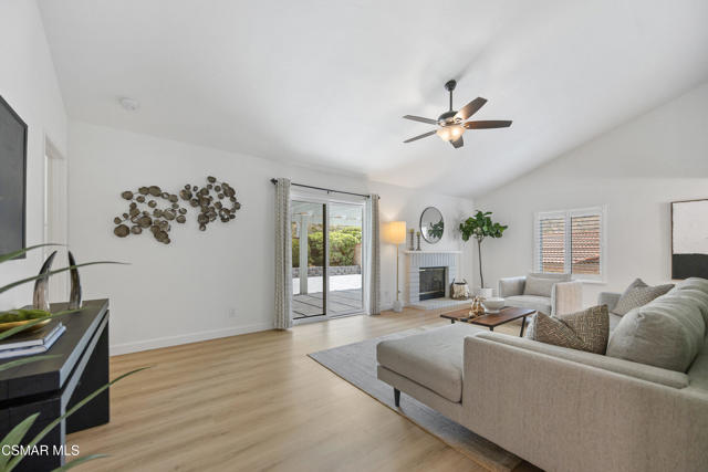1134 Paquita Street, Camarillo CA: https://media.crmls.org/mediaz/4e0ac2ba-b56b-492e-a834-ec28deeffb6d.jpg
