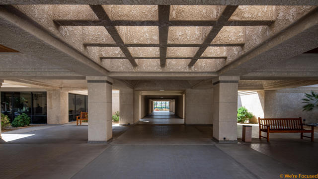 292 Desert Falls E Drive, Palm Desert CA: https://media.crmls.org/mediaz/4e0ae3f3-a0a4-41b9-99fd-5ba8f823233c.jpg