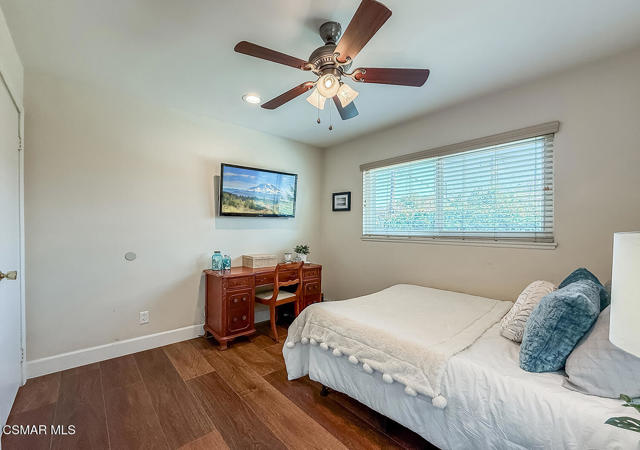 1878 Moore Street, Simi Valley CA: https://media.crmls.org/mediaz/4e0b00ef-a84b-4cea-b2c6-81cc701b79e5.jpg
