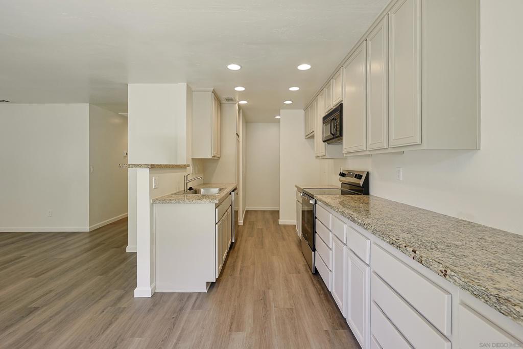 MLS #250032603SD image #15