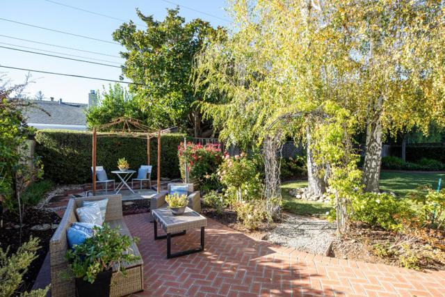 668 Tomi Lea Street, Los Altos CA: https://media.crmls.org/mediaz/4e0caa6e-dfd9-40d2-94e8-812d1b827d37.jpg