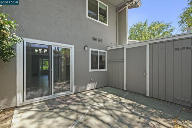 2830 Royal Ann Ln, Concord CA: https://media.crmls.org/mediaz/4e0cbe46-d553-4335-9775-6f7852ebce99.jpg