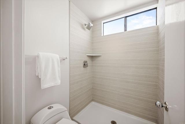 Detail Gallery Image 20 of 25 For 3868 Riviera 4a,  San Diego,  CA 92109 - 3 Beds | 2/1 Baths