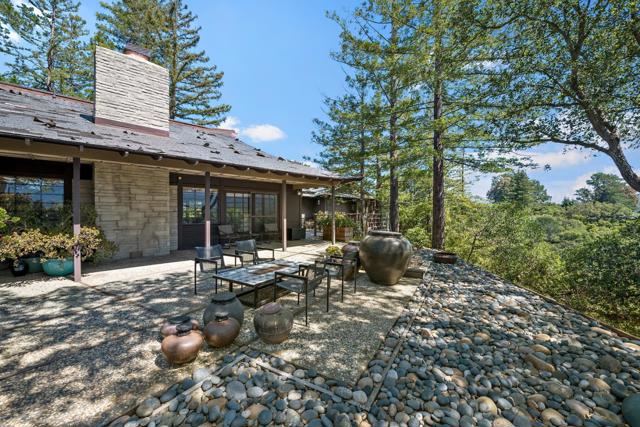 25 Toro Court, Portola Valley CA: https://media.crmls.org/mediaz/4e0f6cf8-b0e3-4f00-a587-a7b733f14640.jpg