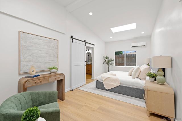 9117 Heatherdale St, Santee CA: https://media.crmls.org/mediaz/4e0f7321-7888-4a3f-b0d0-0c308e341991.jpg