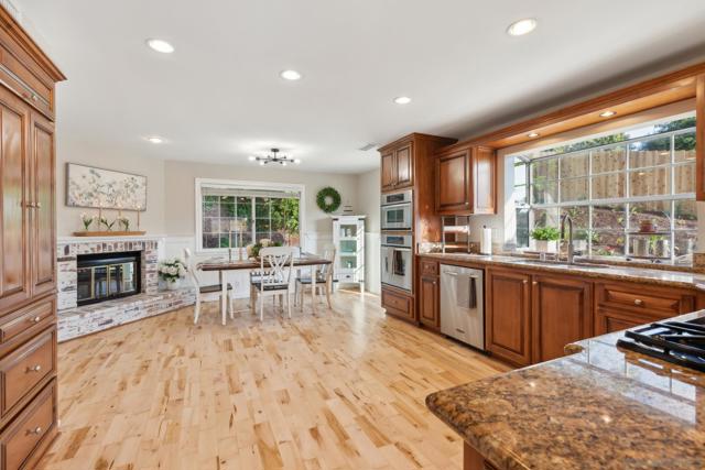Image 3 of 40 For 805 Sol Vista Glen