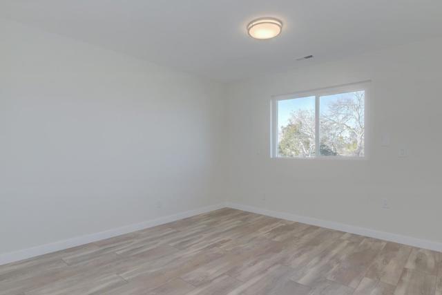 116 Daphne Way, East Palo Alto CA: https://media.crmls.org/mediaz/4e103494-cb18-486c-b6fb-7cb3935b5663.jpg