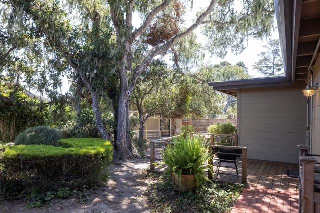 25245 Ward Place, Carmel CA: https://media.crmls.org/mediaz/4e10c921-af03-4fea-b079-dd80b65779fb.jpg
