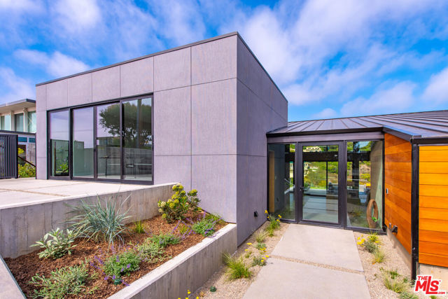 6756 Wandermere Road photo 4