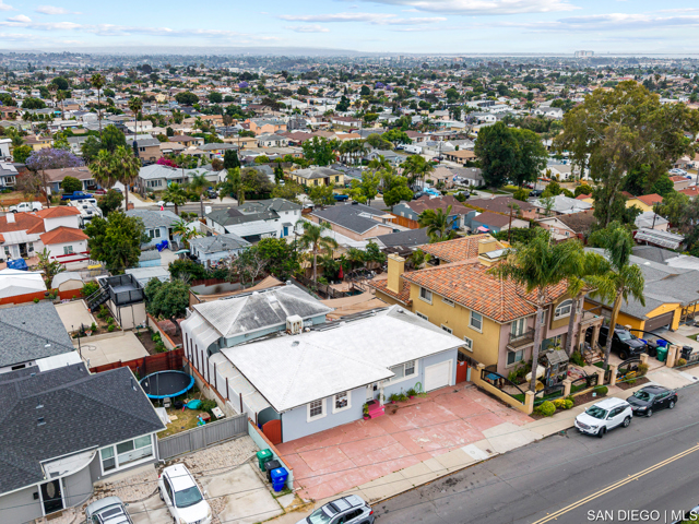 5949 Alleghany ST, San Diego CA: https://media.crmls.org/mediaz/4e10fdb3-a3f7-4265-ac71-8ca8f55c779b.jpg